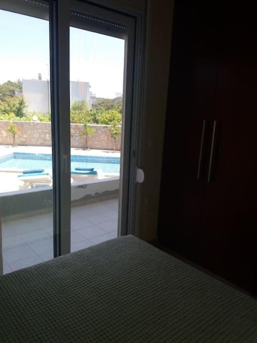 Greek Style Ground Floor Apartment & Pool إياليسوس المظهر الخارجي الصورة