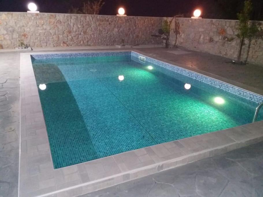 Greek Style Ground Floor Apartment & Pool إياليسوس المظهر الخارجي الصورة