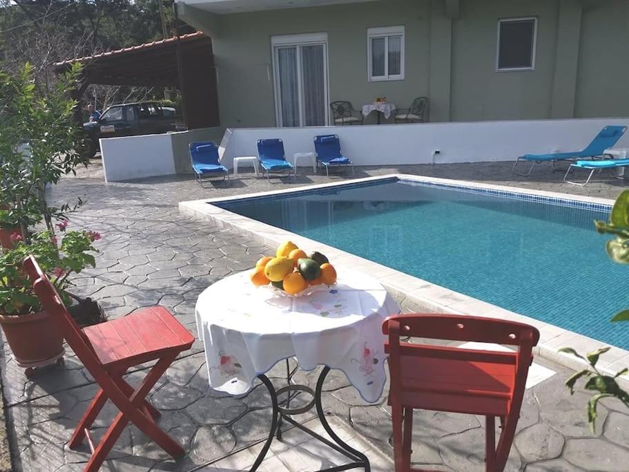 Greek Style Ground Floor Apartment & Pool إياليسوس المظهر الخارجي الصورة