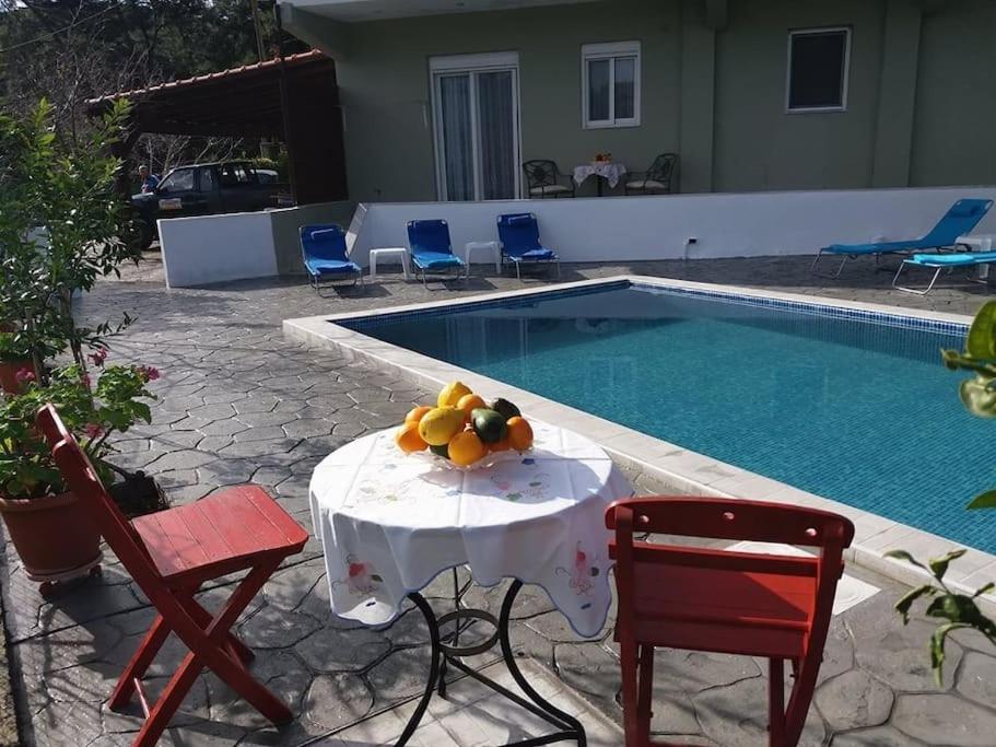 Greek Style Ground Floor Apartment & Pool إياليسوس المظهر الخارجي الصورة